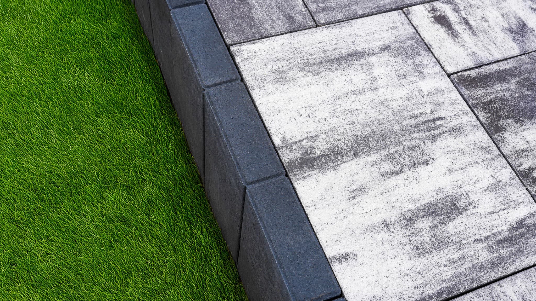 FEROBET - Palisádový obrubník Modern 50x6x30