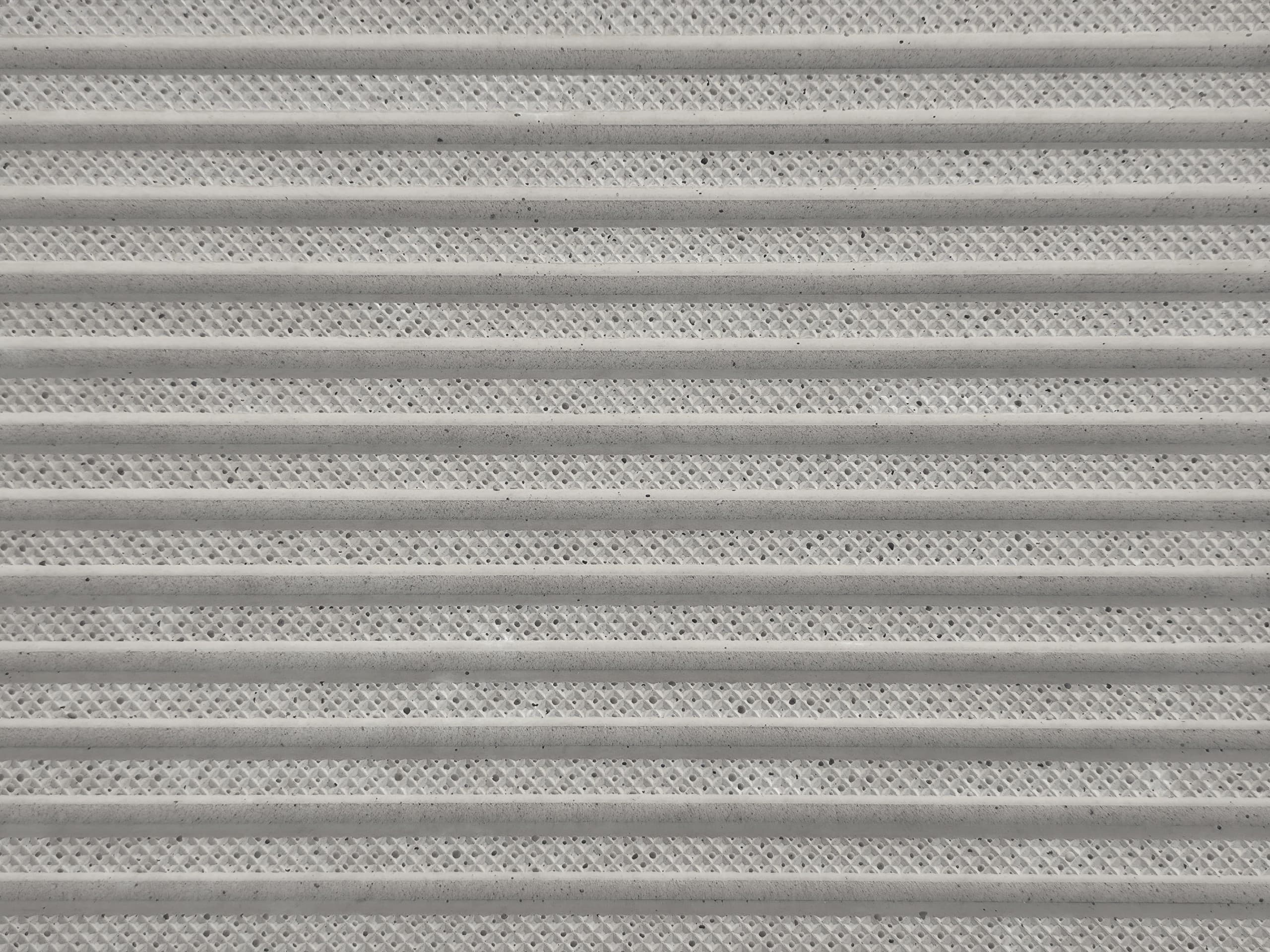 PRESBETON - PERONA s vodicí linií (Hladký Bílá) 50 mm
