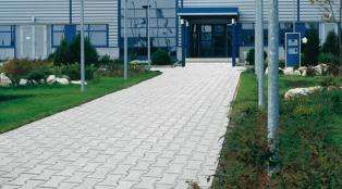 SEMMELROCK Zámková dlažba Íčko 10 cm | kraj 10 cm šedá, kraj červená 10 cm, půlka červená 10 cm, šedá 10 cm, červená 10 cm, půlka 10 cm šedá