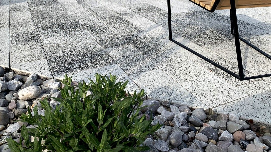 CS BETON Dlažba GRAN TECH Mineral 8 cm černo-bílá AKCE
