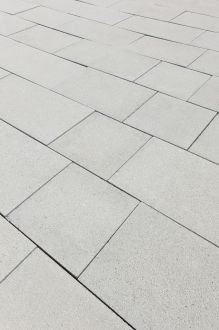 PRESBETON Dlažba ALTERNO III 8 cm | bílá tryskaná kartáčovaná, černá tryskaná kartáčovaná, šedá tryskaná kartáčovaná