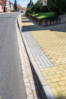 PRESBETON Silniční přechodový obrubník pravý ABO 2-15 PL 1000 x 150 x 150 mm