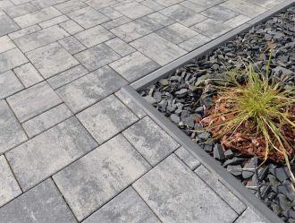 DITON Záhonový obrubník s rovnou hranou 100 × 5 × 25 cm AKCE Dláždíme slevami do 31.5.2025 | Černá, Červená, Hnědá, Písková, Přírodní