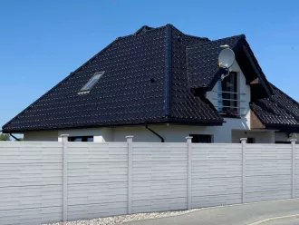 DITON Plotový systém STYLE natur NOVINKA 2025 | Style - plotová deska přírodní, Style - sloupek koncový levý přírodní, Style - sloupek koncový pravý přírodní, Style - sloupek průběžný přírodní, Style - sloupek rohový přírodní, Style - stříška na sloupek přírodní