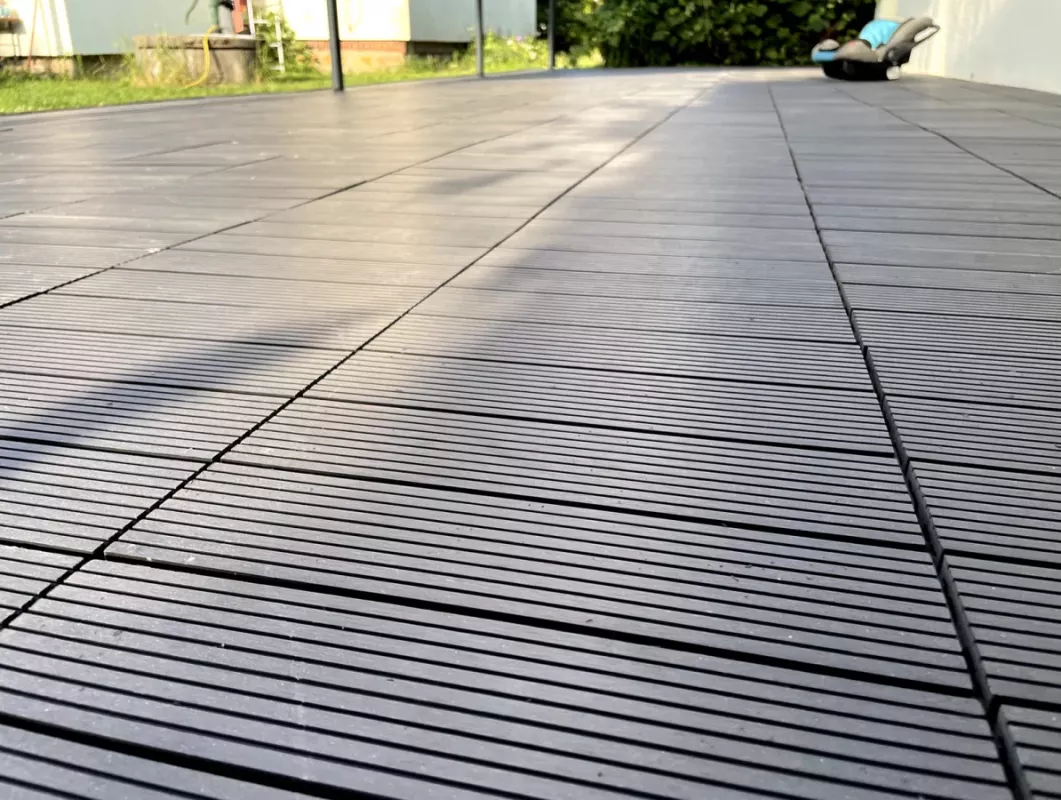 GUTTA Terasová dlažba WPC Guttadeck - ligh grey